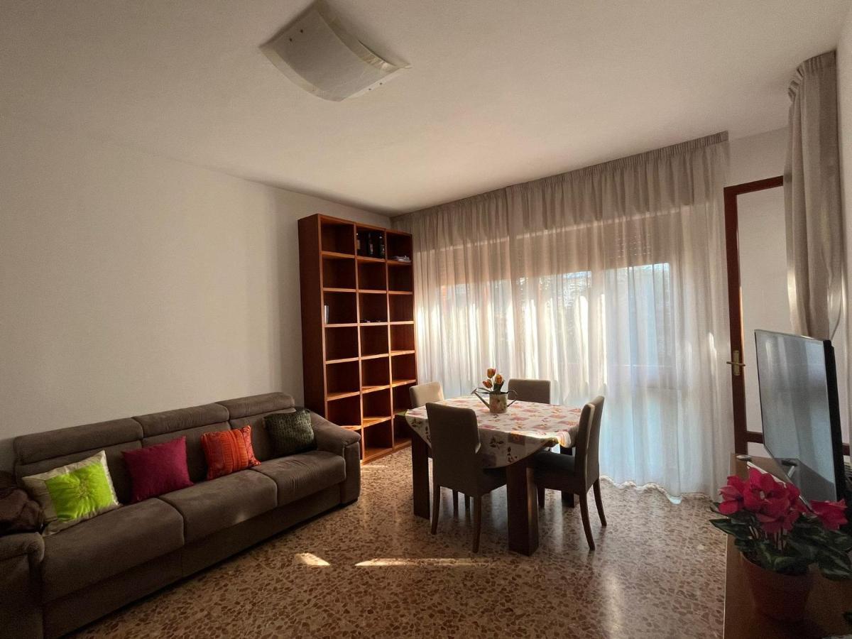 Casa Alexander Apartman Marina di Massa Kültér fotó