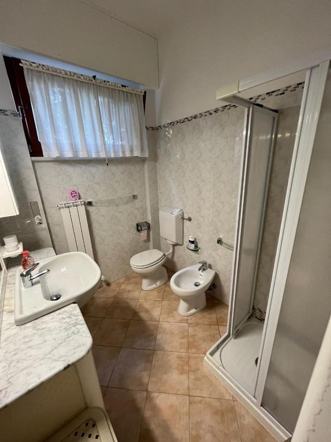 Casa Alexander Apartman Marina di Massa Kültér fotó